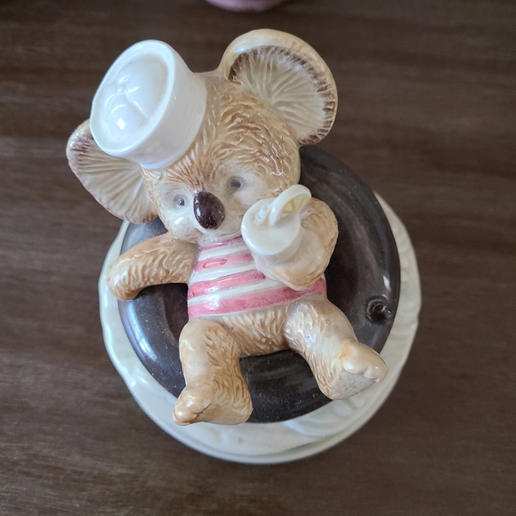 Otagiri Over the Waves Kirby Koala music box - Picture 6 of 7